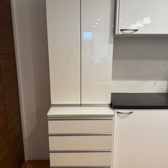 【無料】食器棚の画像