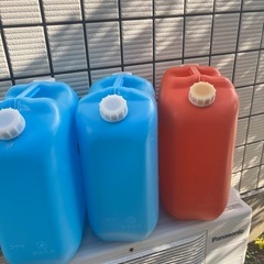 灯油缶 18L  3つ
