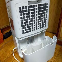 コンプレッサー式除湿機 (タンスのゲン JO02) 連続排水用ホース付