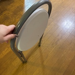 折りたたみスツールの画像