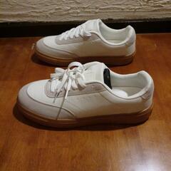 スニーカー