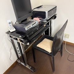 デスク　チェア　モニターなど