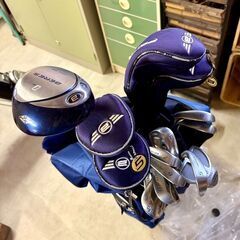 HONMA BERESゴルフセットとミニキャディバッグの画像