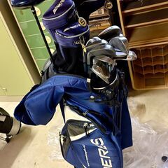 HONMA BERESゴルフセットとミニキャディバッグの画像