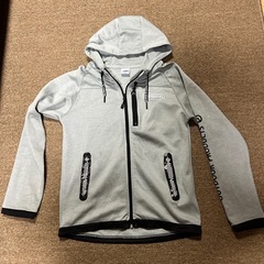 子供用　パーカー