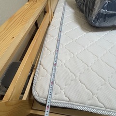 【お譲り先決定】クイーンサイズベッドの画像