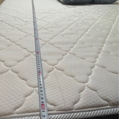 【お譲り先決定】クイーンサイズベッドの画像