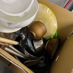 ☆無料　フライパンや鍋　食器☆