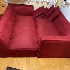 赤色ソファ
の画像