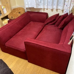 赤色ソファ
