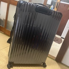 【最終値下げ】かなりで大きめのキャリーケース