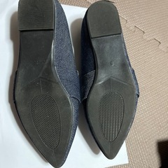 デニムパンプスの画像