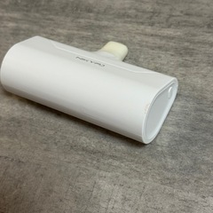 ほぼ未使用 モバイルバッテリー ライトニングの画像