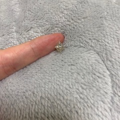 スワロフスキーピアス片耳