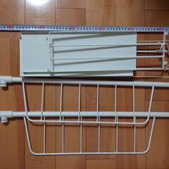 突っ張り収納の画像