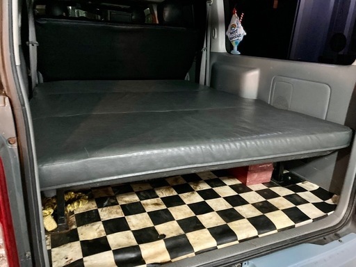 (商談中)200系ハイエース標準ボディ用ベッドキット中古