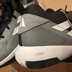 adidas スニーカー　バッシュ　23.5cmの画像