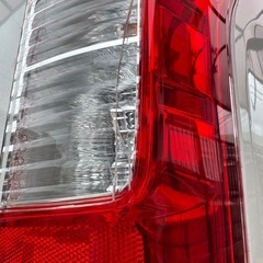 nv350 キャラバン　テールランプ左右純正　e26の画像
