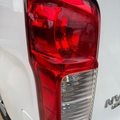 nv350 キャラバン　テールランプ左右純正　e26の画像