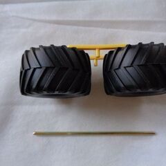 楽しい工作シリーズNO.96 オフロードタイヤセット　2本セット(ホイール付き)の画像