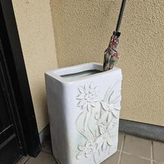 陶磁器　傘立ての画像