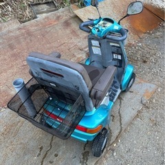 老人車、バッテリーを交換する必要があるかもしれません。気に入ったら、車を見に来てください。状態は良好です。今は不動品です。の画像