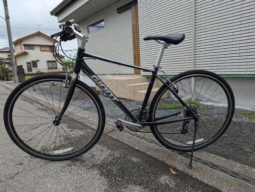 クロスバイク】GIANT ジャイアント escape R3 3×8速 700C 物々