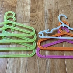 IKEA 子供用ハンガー 6本セット おまけ付き