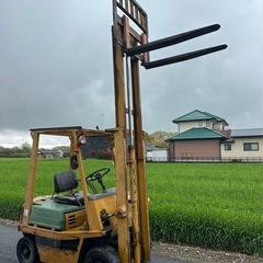 フォークリフト 1トン ガソリン の画像