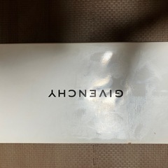 【新品未使用】GIVENCHYカップ・ソーサー・お皿セット 　の画像