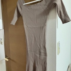 スリット入り オフショルタイトワンピース👗