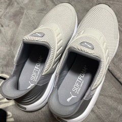 PUMAスニーカー