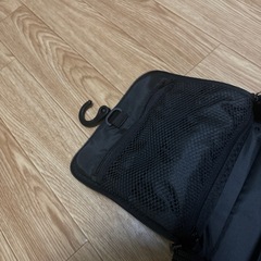 吊るして使える洗面用具ケースの画像