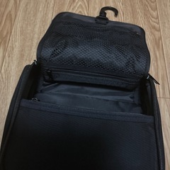 吊るして使える洗面用具ケースの画像