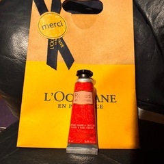 ロクシタン ローズベルベット ハンド&ネイルクリーム