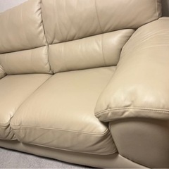 【美品/解体から】2人用本革ソファの画像