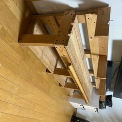 手すり付き本棚の画像