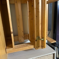 手すり付き本棚の画像