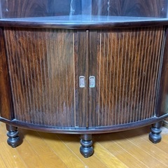 処分予定‼️早い者勝ち‼️高級家具‼️コーナーキャビネット　ヴィンテージ家具🚪蛇腹扉の画像