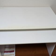 IKEA　デスク白　名称不明の画像