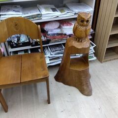 海外　輸入家具　天然木　一刀彫　フクロウ　花台の画像