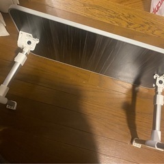 折りたたみテーブルの画像