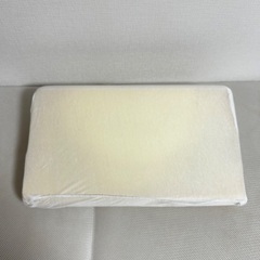 ニトリ 低反発枕 3次元立体構造まくら 首と頭にフィットする波型形状の画像