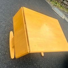 折りたたみ式ダイニングテーブル