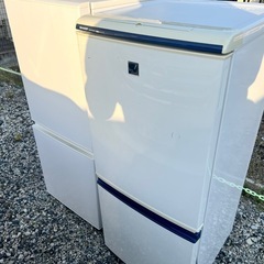 冷蔵庫シャップ135リットルの画像