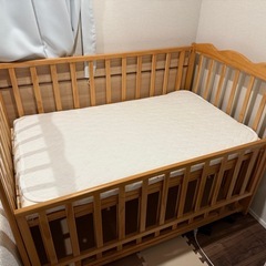ベビーベッド組立式　の画像