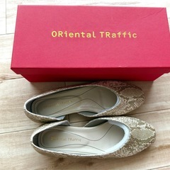 Oriental Traffic のフラット靴の画像