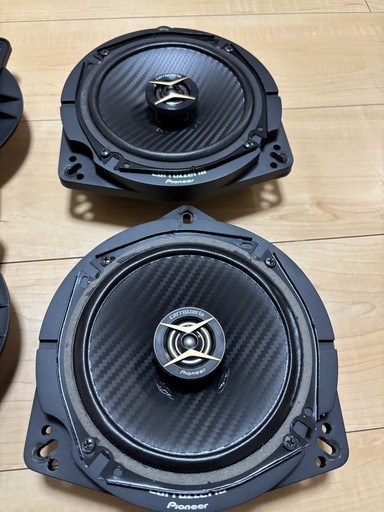 30 プリウスカロッツェリアスピーカーセット