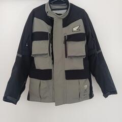 ３シーズンアドベンチャージャケット