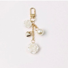 バラ 白い 可愛い ロング 花びら アクセサリー キラキラ 上品...